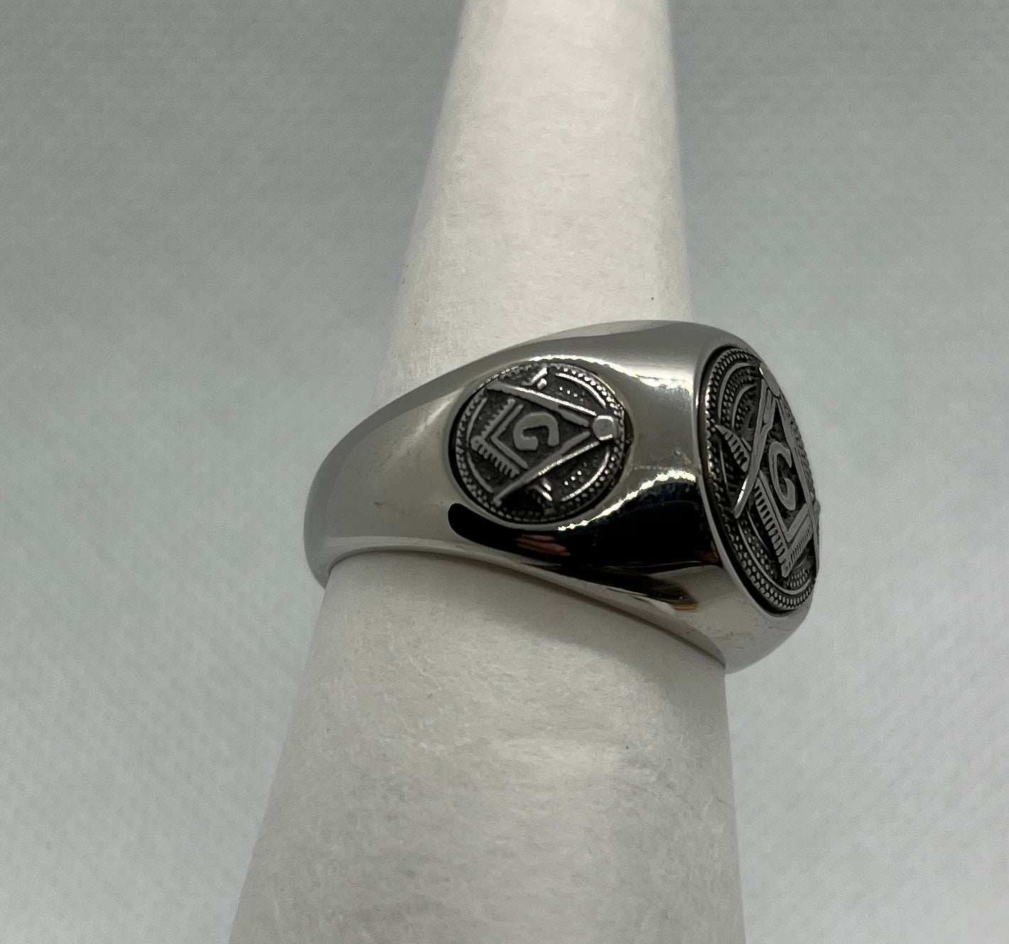 Mason Square with G Rounded ring