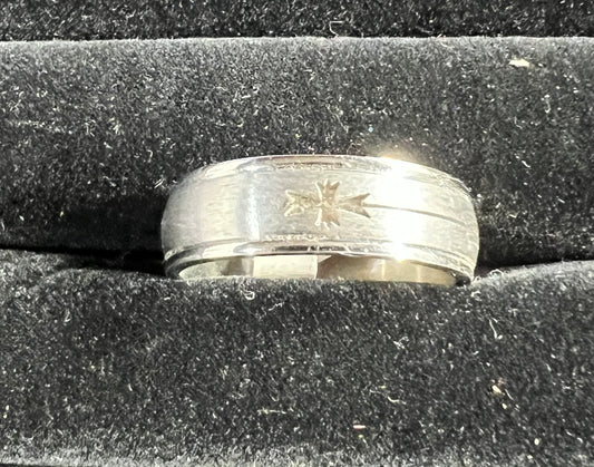 cross stretched Spinner Ring