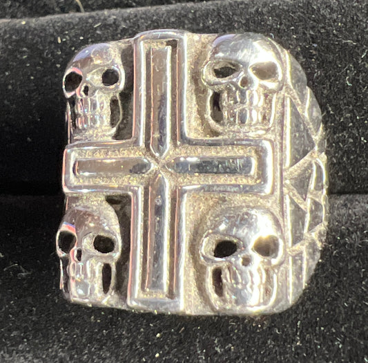 Four Skulls in a cross Ring