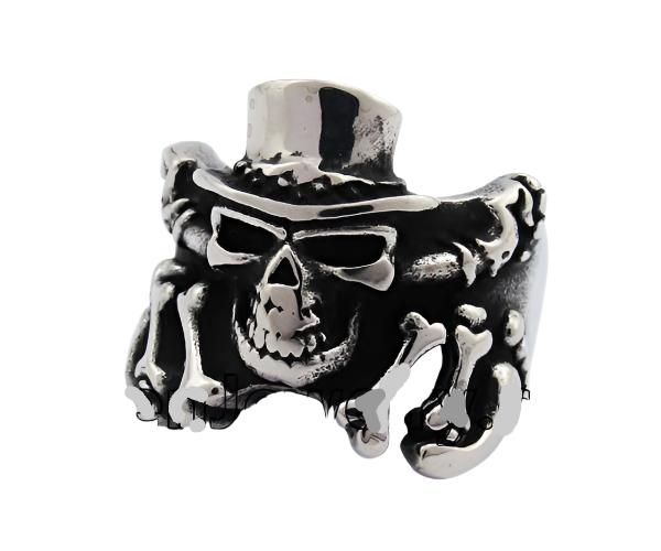 Skull and bones with hat ring